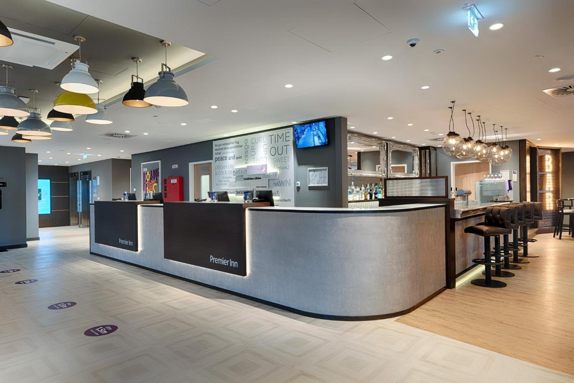 Premier Inn Berlin City Wilmersdorf Buitenkant foto
